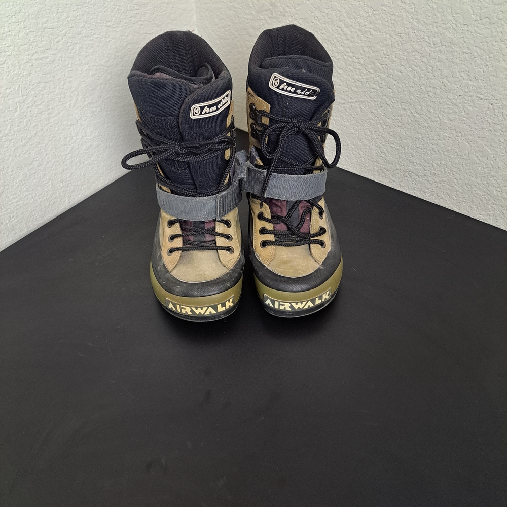 Airwalk Kiddos Unisex Size 5 Freeride Snowboard Boots Alma Kodiak Lace Up - Picture 5 of 9
